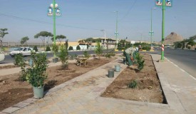 کاشت درخت درمیدان شهدا 